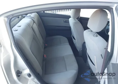 2010 Nissan Sentra 2.0S z USA, uszkodzony, nr VIN 3N1AB6AP7AL667197